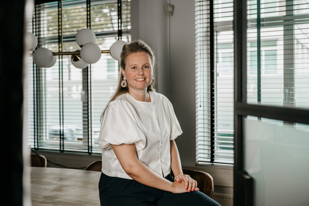 Sanne Uilkema is advocaat vastgoedrecht, huurrecht, bouwrecht en VvE-recht bij Brugrecht advocaten in Den Haag. Eerlijk, analytisch en resultaatgericht.